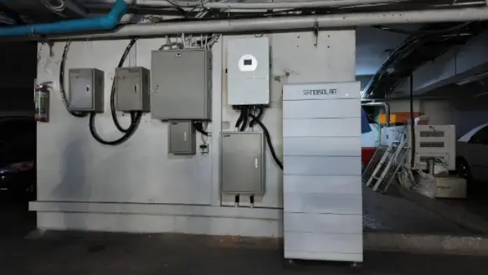 Обслуживание солнечной системы в жилых помещениях